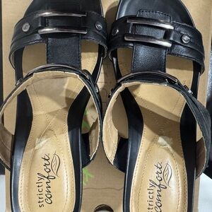 Strictly Comfort Black Women's Sandals/used